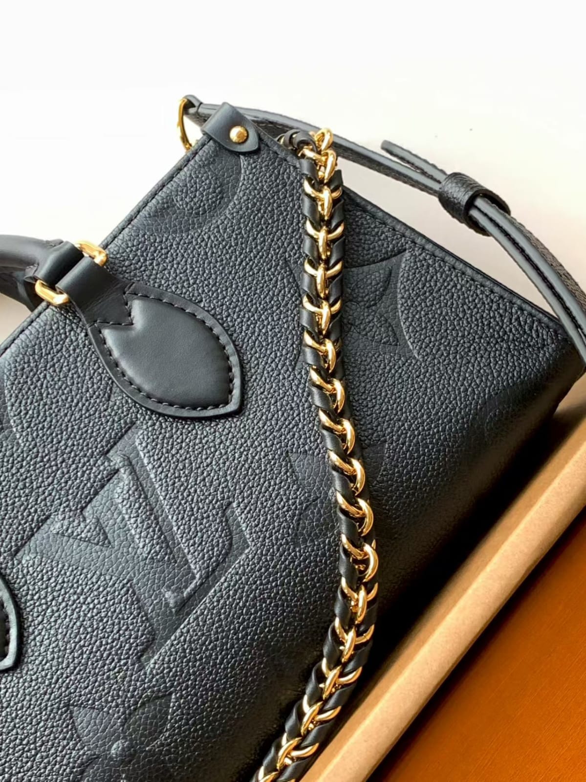 Pre-Owned Authentic Louis Vuitton OnTheGo East West  Black Monogram