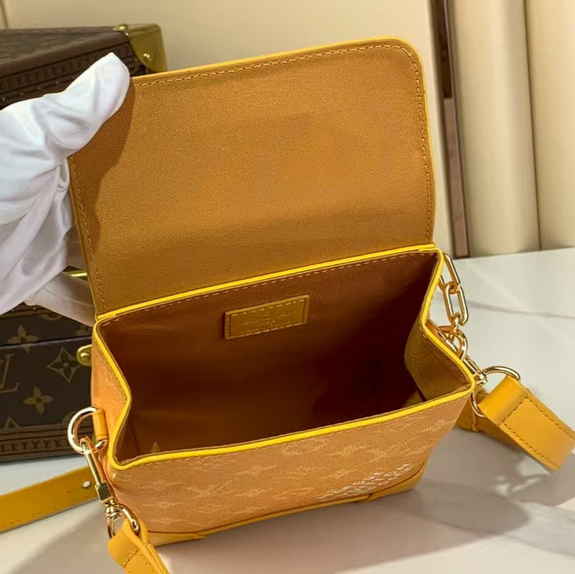 Pre-Owned Authentic Louis Vuitton Nano Steamer