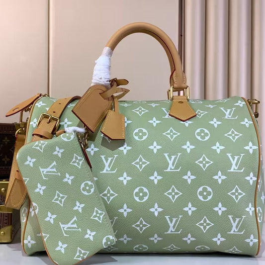 Pre-Owned Authentic Louis Vuitton Speedy 30 Bandoulière