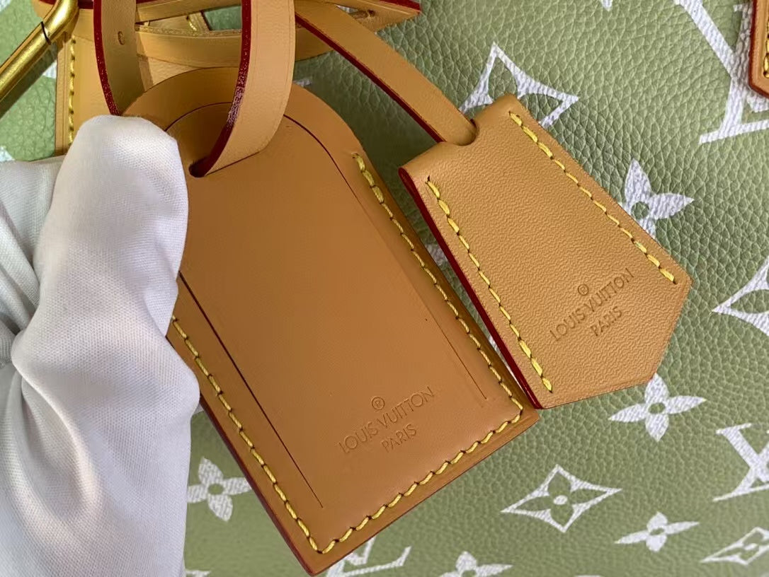 Pre-Owned Authentic Louis Vuitton Speedy 30 Bandoulière
