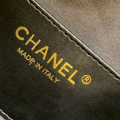 Pre-Owned Authentic Chanel 25 Black