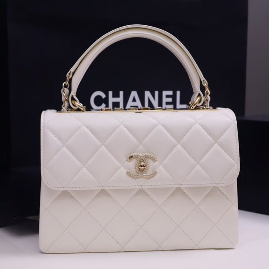 Pre-Owned Authentic 25cm Chanel Trendy Large White Bag with Crystals
