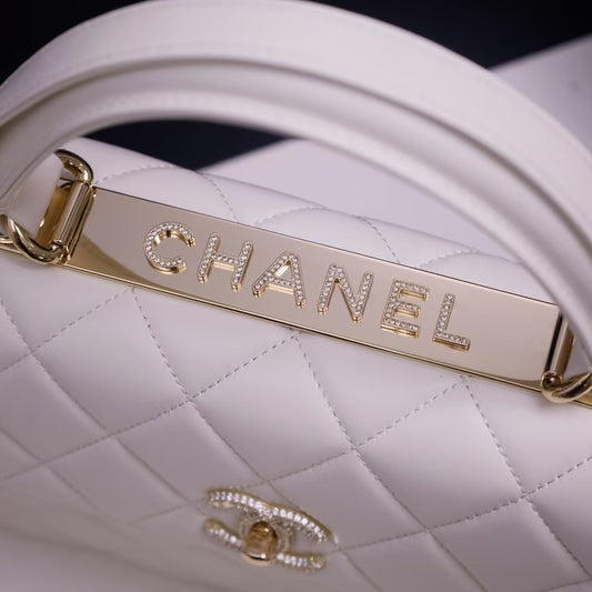 Pre-Owned Authentic 25cm Chanel Trendy Large White Bag with Crystals