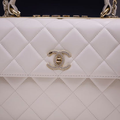 Pre-Owned Authentic 25cm Chanel Trendy Large White Bag with Crystals