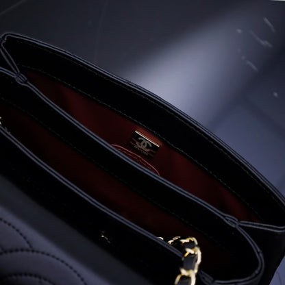 Pre-Owned Authentic Chanel  19cm Trendy Shoulder Bag in Black Lambskin