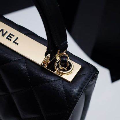 Pre-Owned Authentic Chanel  19cm Trendy Shoulder Bag in Black Lambskin