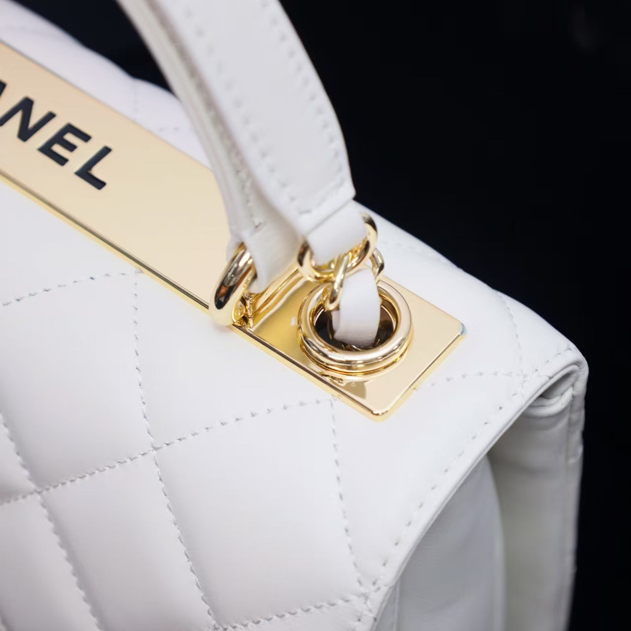Pre-Owned Authentic 25cm Chanel Trendy Large  Bag White