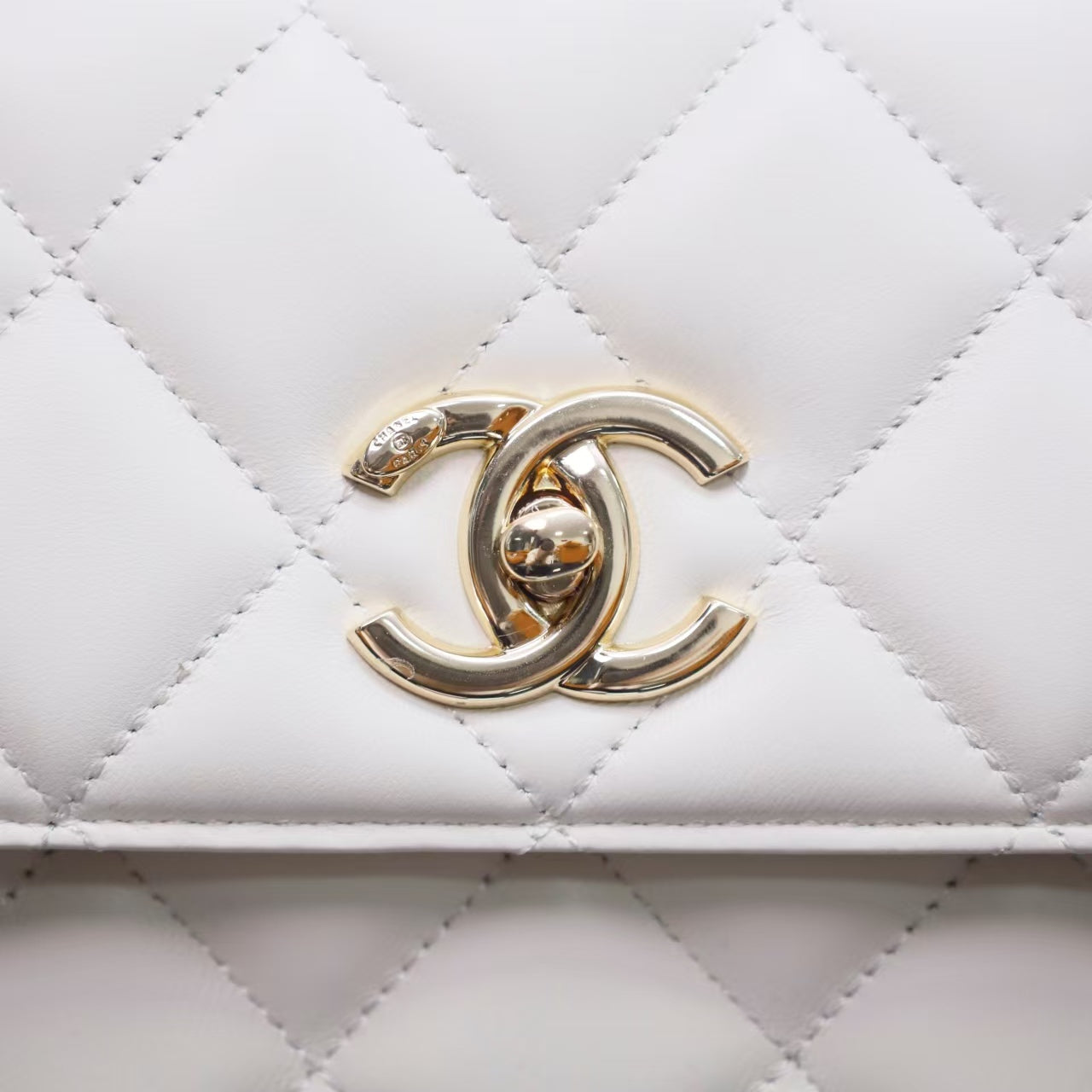 Pre-Owned Authentic 25cm Chanel Trendy Large  Bag White
