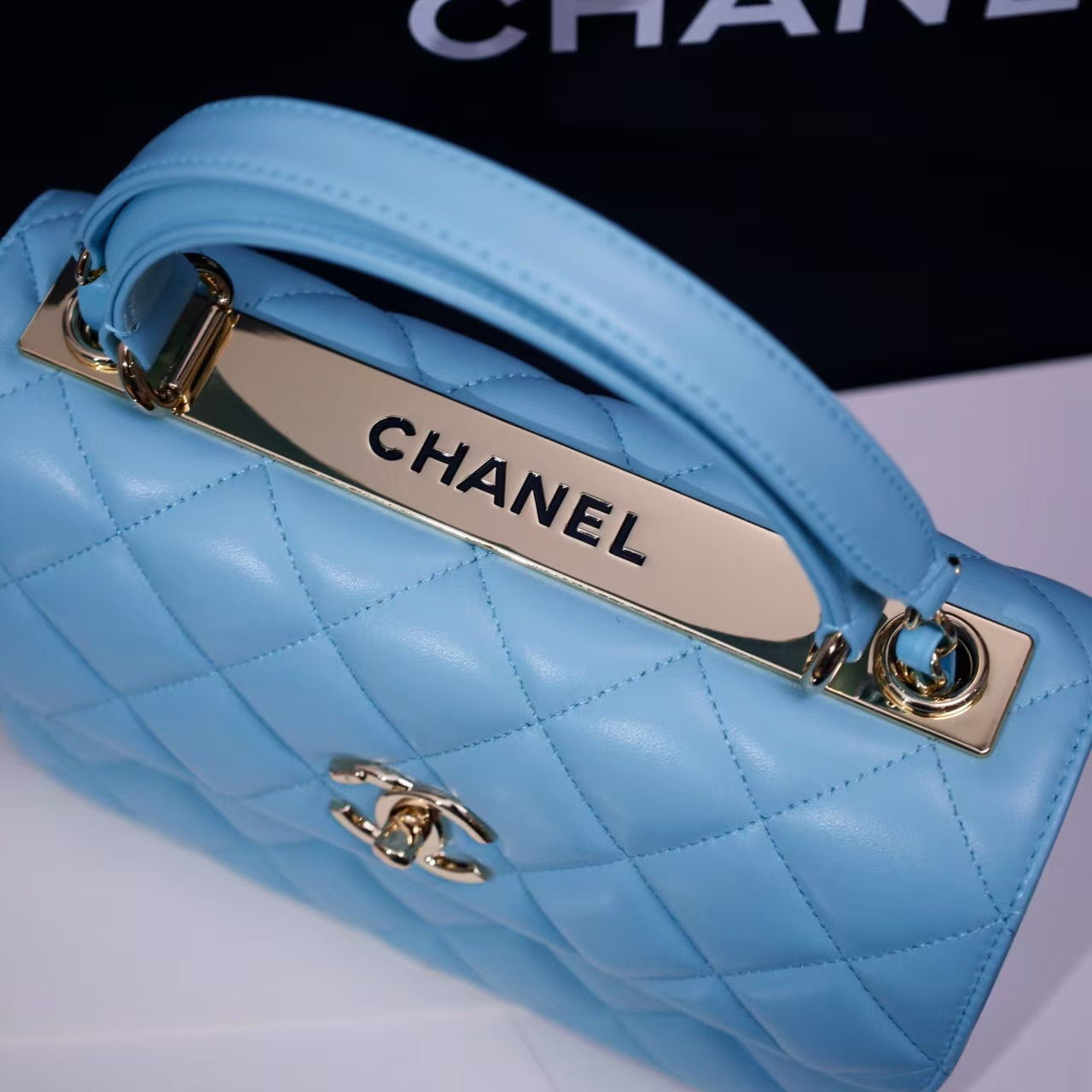 Pre-Owned Authentic 25cm Chanel Trendy Large  Bag Light Blue