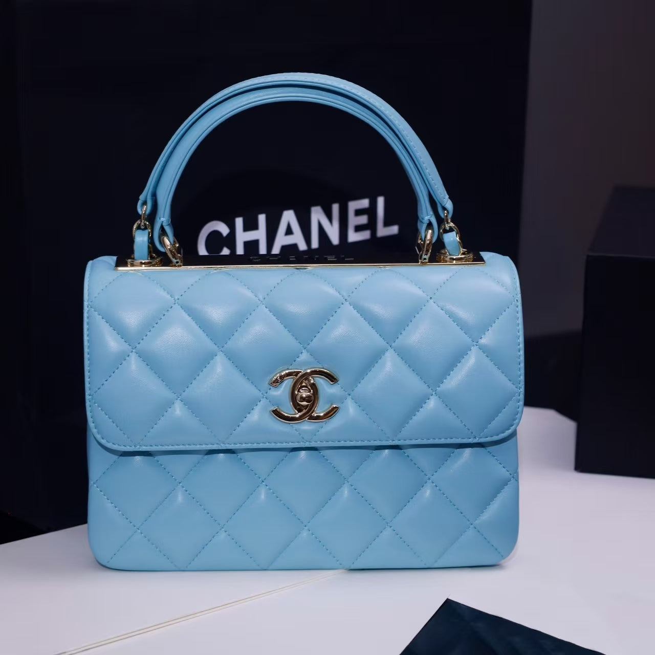 Pre-Owned Authentic 25cm Chanel Trendy Large  Bag Light Blue
