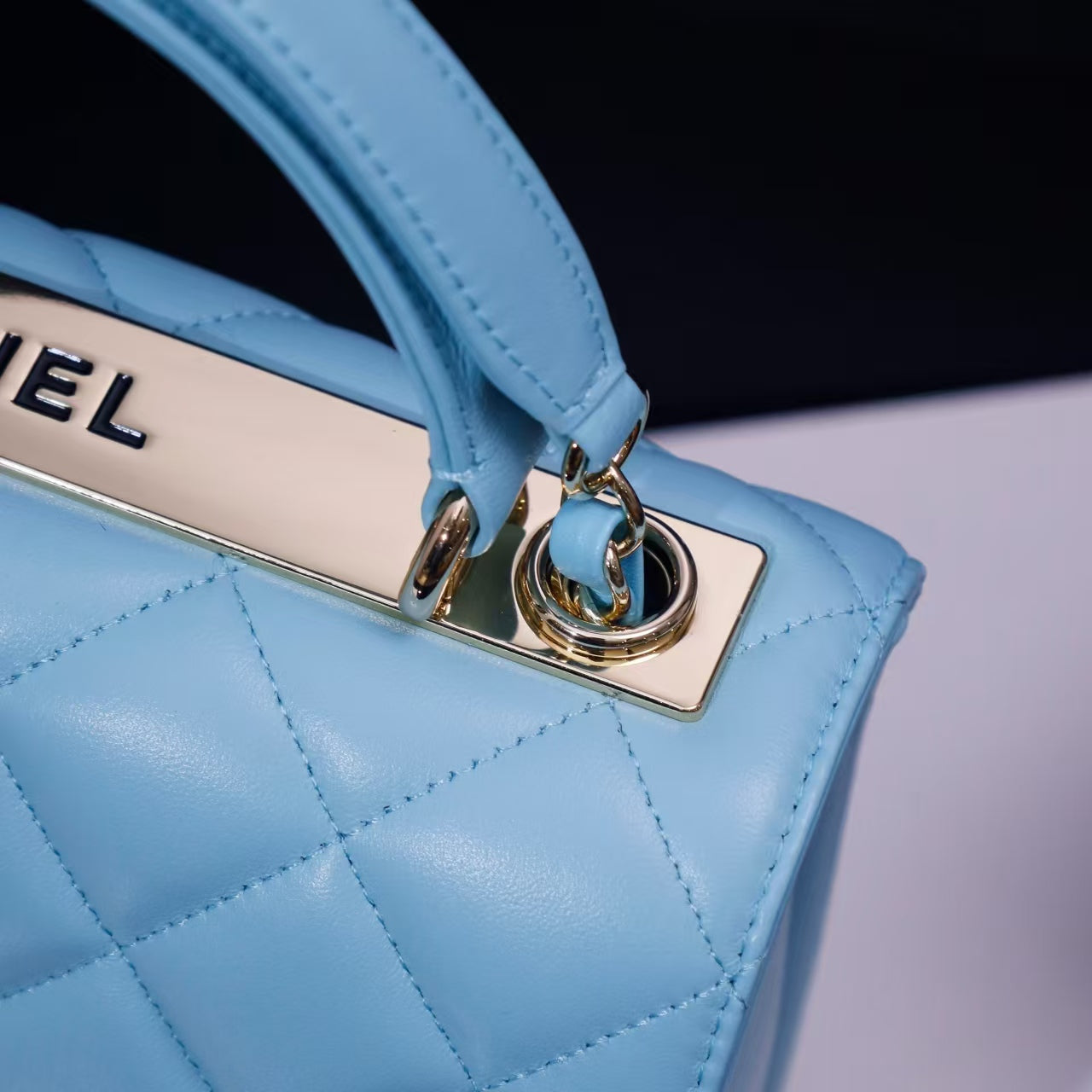 Pre-Owned Authentic 25cm Chanel Trendy Large  Bag Light Blue