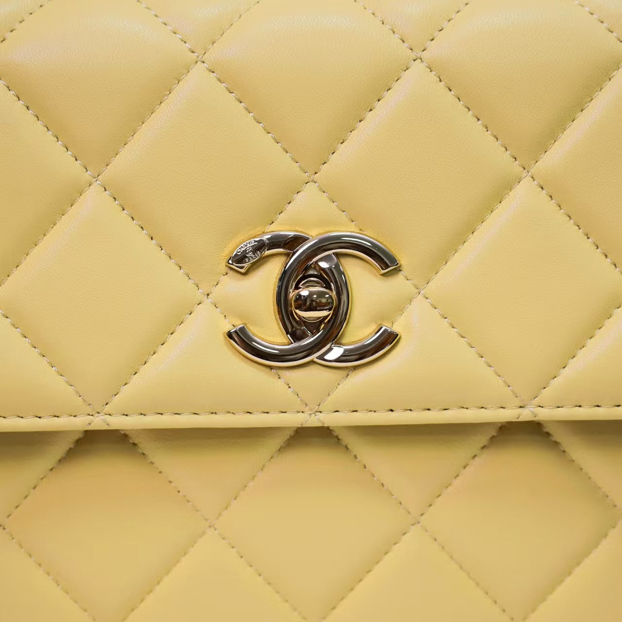 Pre-Owned  Authentic 25cm Chanel Trendy Large Bag Light Gold