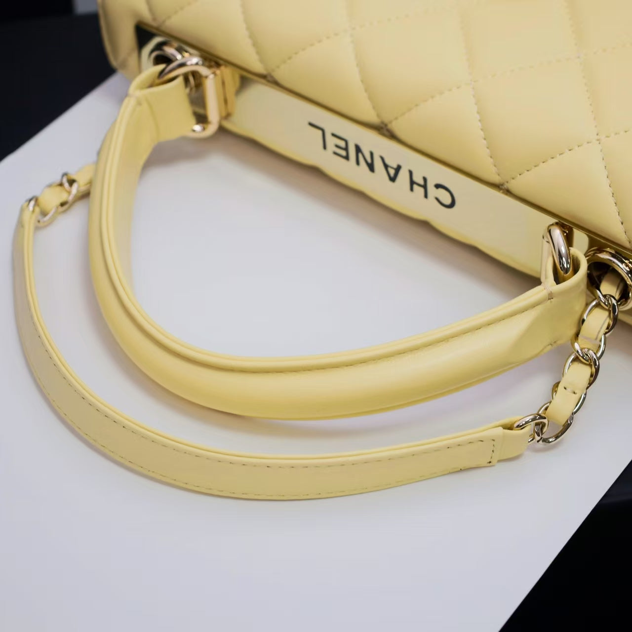 Pre-Owned  Authentic 25cm Chanel Trendy Large Bag Light Gold
