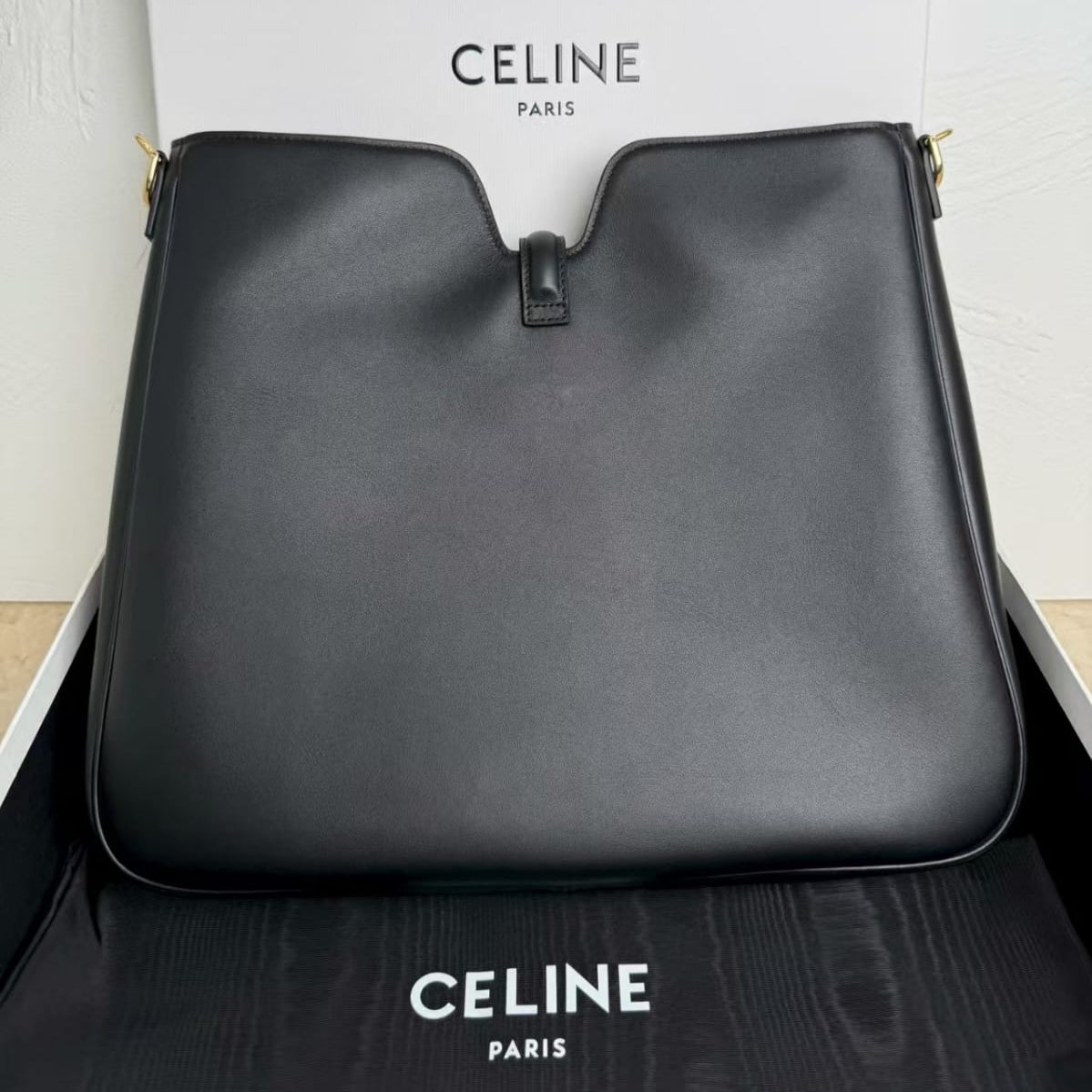 rPe-Owned Authentic Camille 16 Soft Black Medium Bag in Smooth Calfskin
