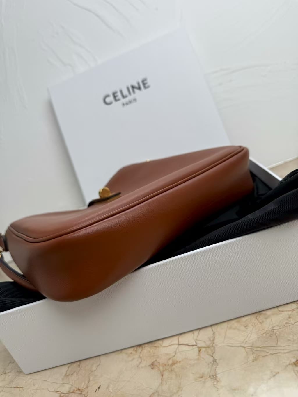 Pre-Owned Authentic Camille 16 Soft Tan Medium Bag in Smooth Calfskin