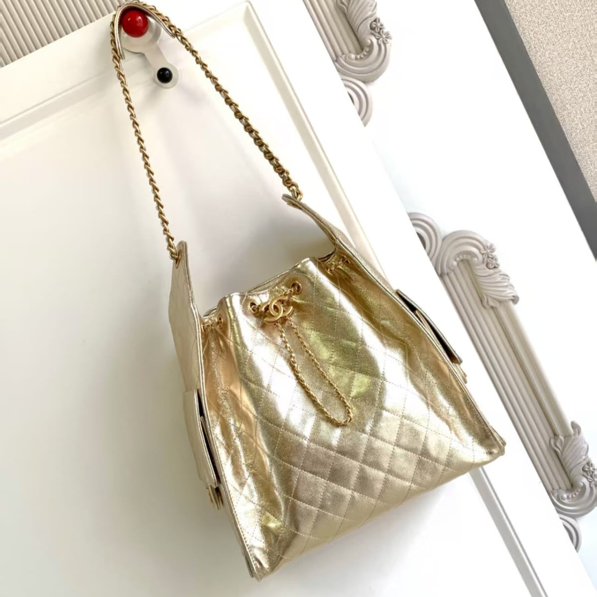 Pre-Owned Authentic Chanel Medium Caviar Leather 25 Handbag Gold