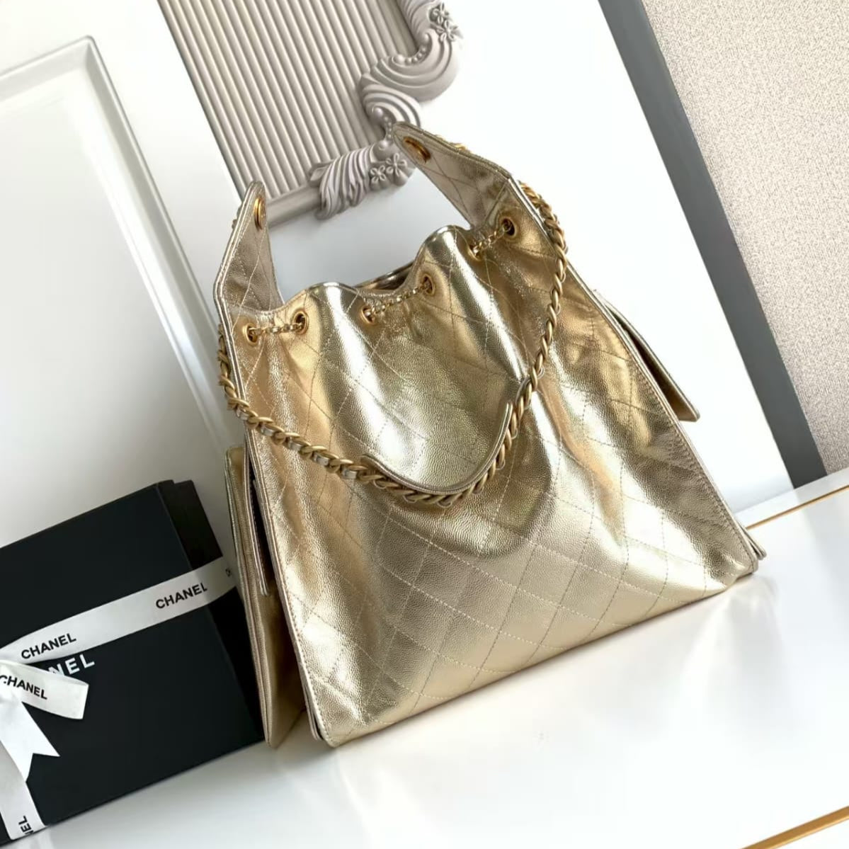 Pre-Owned Authentic Chanel Medium Caviar Leather 25 Handbag Gold