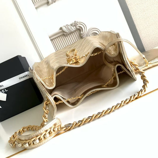 Pre-Owned Authentic Chanel Medium Caviar Leather 25 Handbag Gold