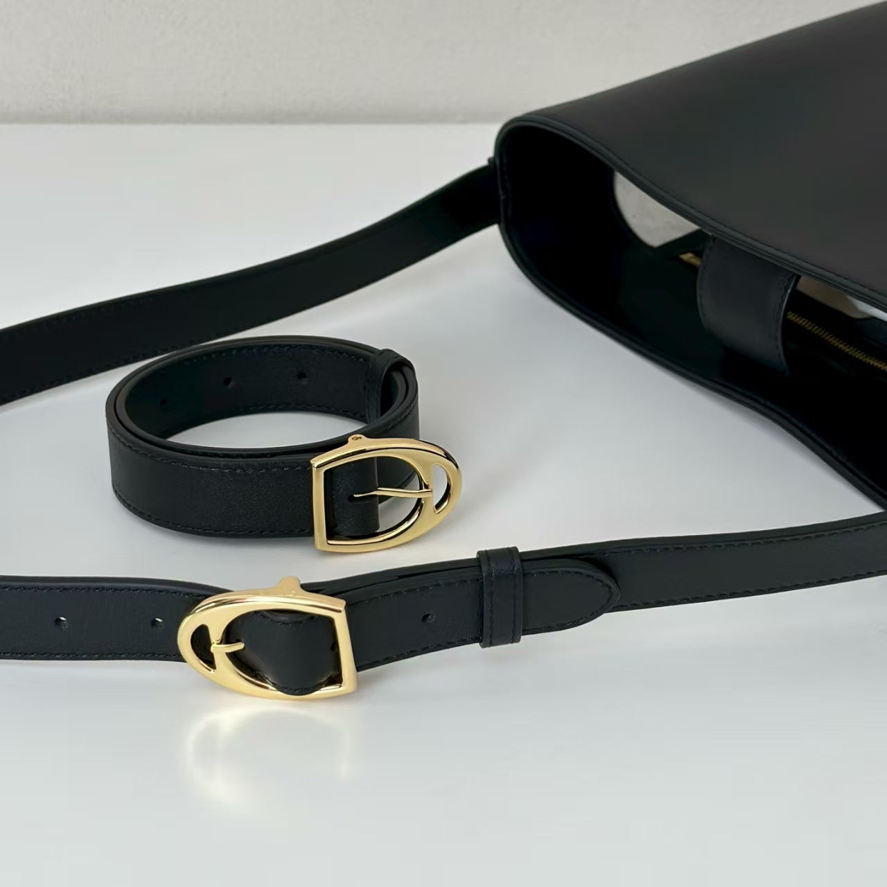 Gucci 73 Medium Bag  Black Leather Pre-Owned Authentic