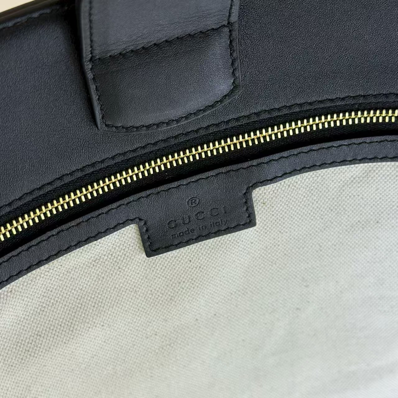 Gucci 73 Medium Bag  Black Leather Pre-Owned Authentic