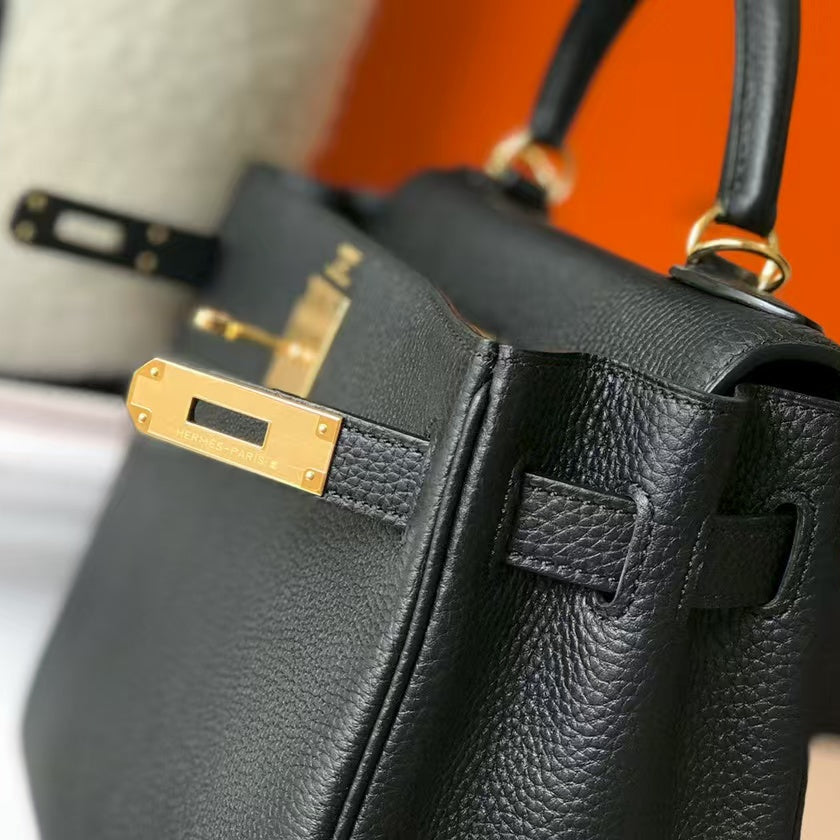 Hermès Kelly Sellier 25 in Black Epsom with Gold Hardware – Pre-Owned Authentic