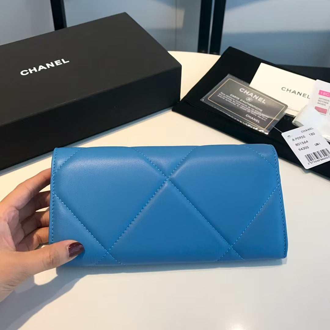 Chanel 19 Quilted Flap Wallet in Turquoise Goatskin with Aged Brass CC – Pre-Owned Authentic