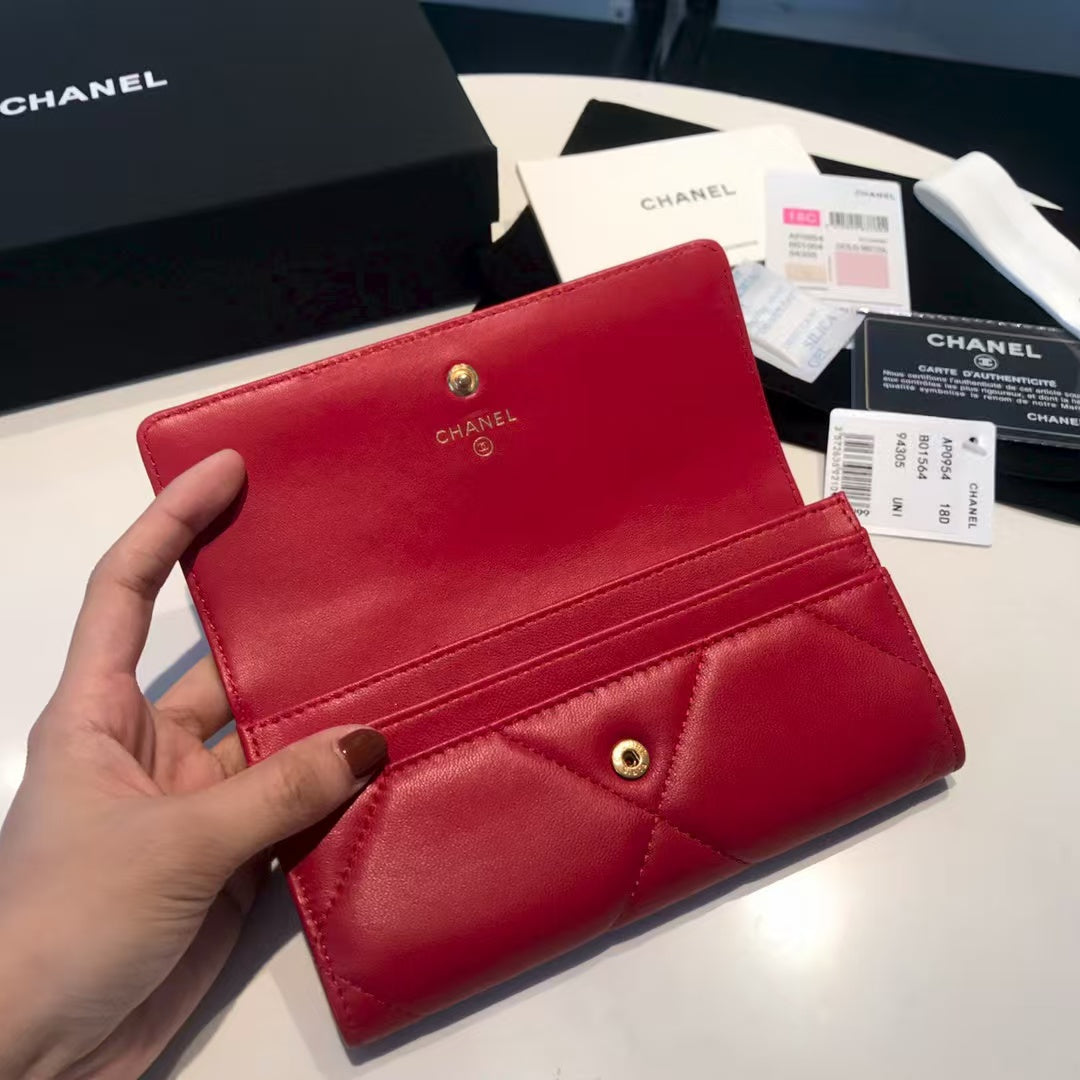 Chanel 19 Quilted Flap Wallet in Red Goatskin with Aged Brass CC – Pre-Owned Authentic