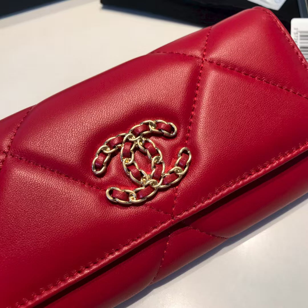 Chanel 19 Quilted Flap Wallet in Red Goatskin with Aged Brass CC – Pre-Owned Authentic