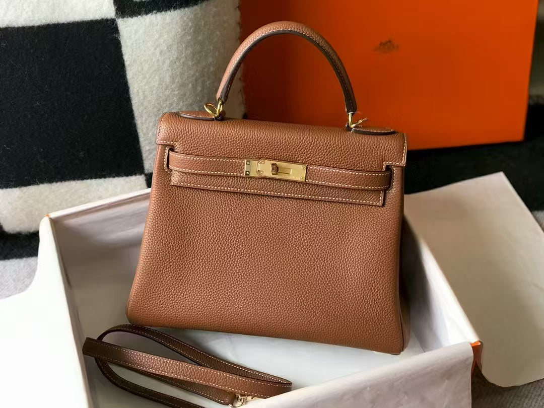 Hermes Kelly 25 Retourne Togo Leather in Gold – Pre-Owned Authentic