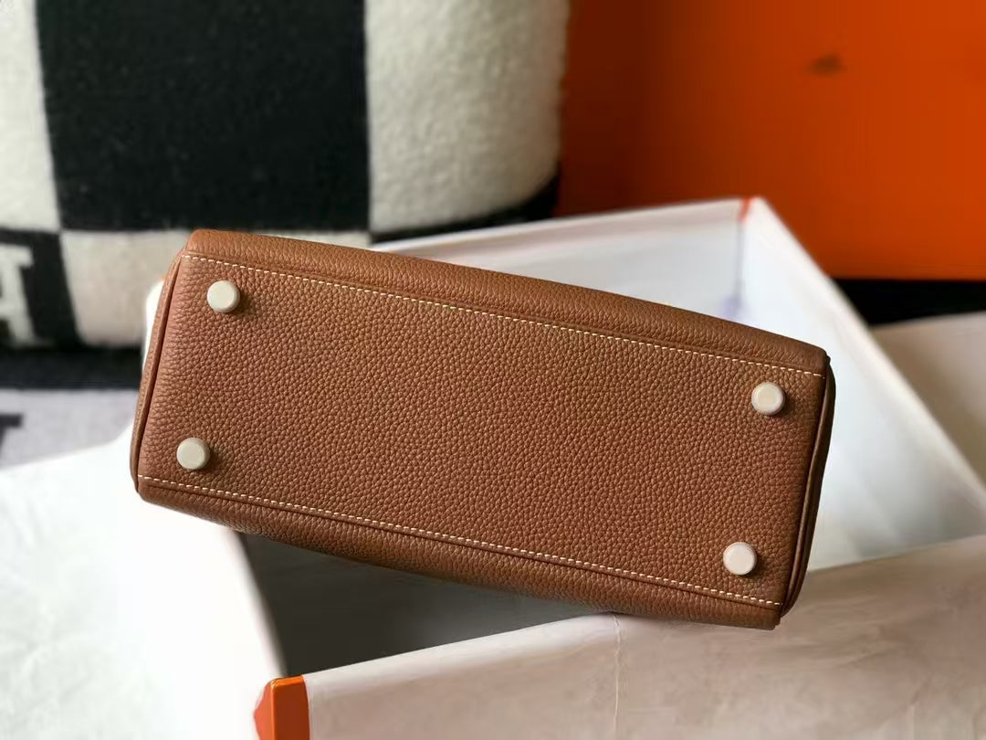 Hermes Kelly 25 Retourne Togo Leather in Gold – Pre-Owned Authentic