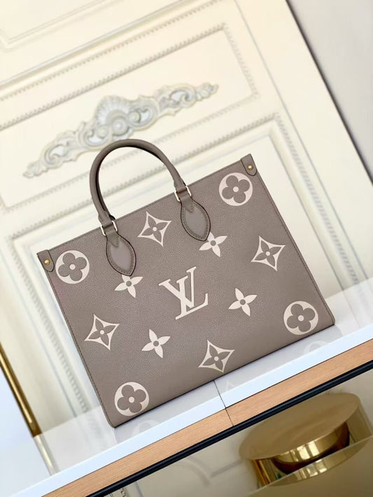 Pre-Owned Authentic Louis Vuitton Onthego MM