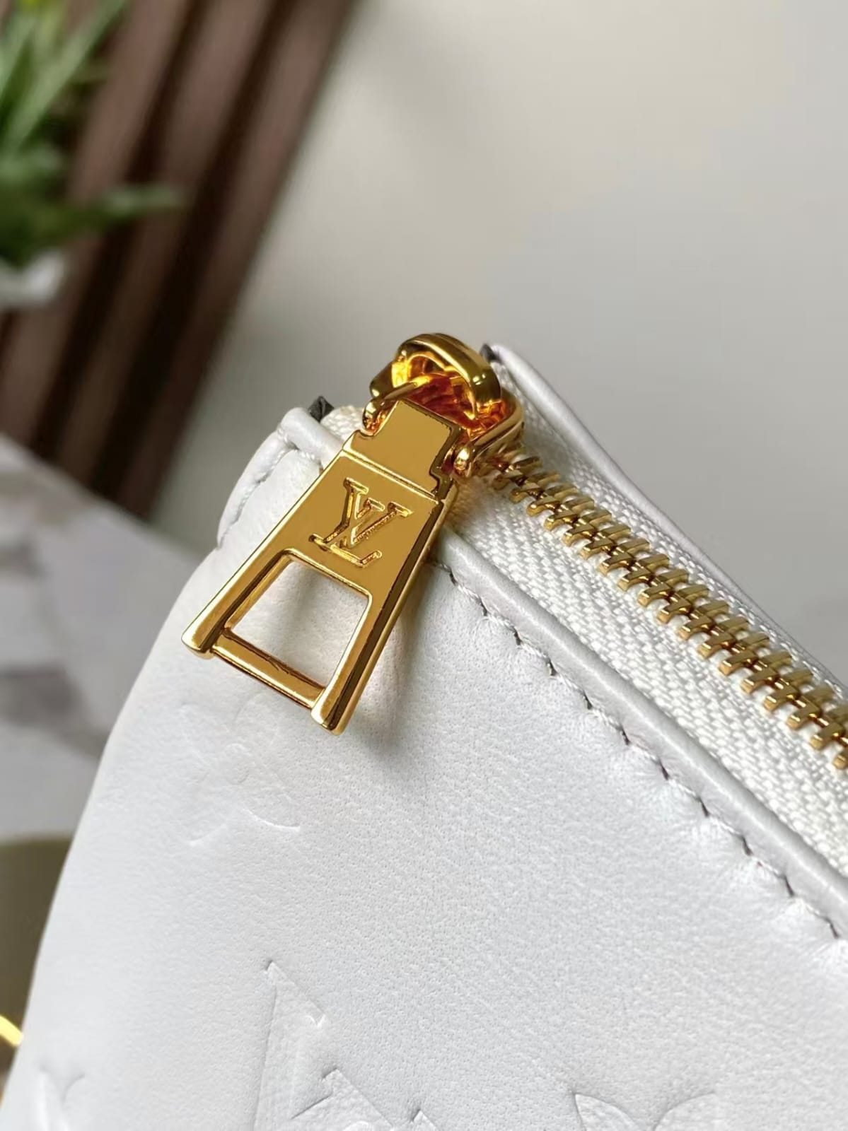Pre-Owned Authentic White Small Coussin PM