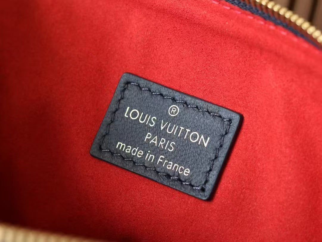 Pre-Owned Authentic Louis Vuitton Coussin Multicolor MM
