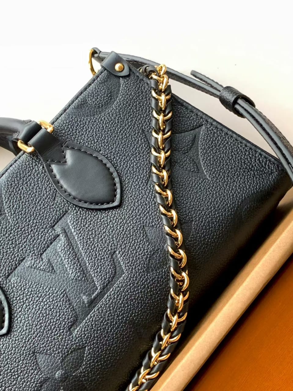 Pre-Owned Authentic Louis Vuitton OnTheGo East West Black All Leather Handbag