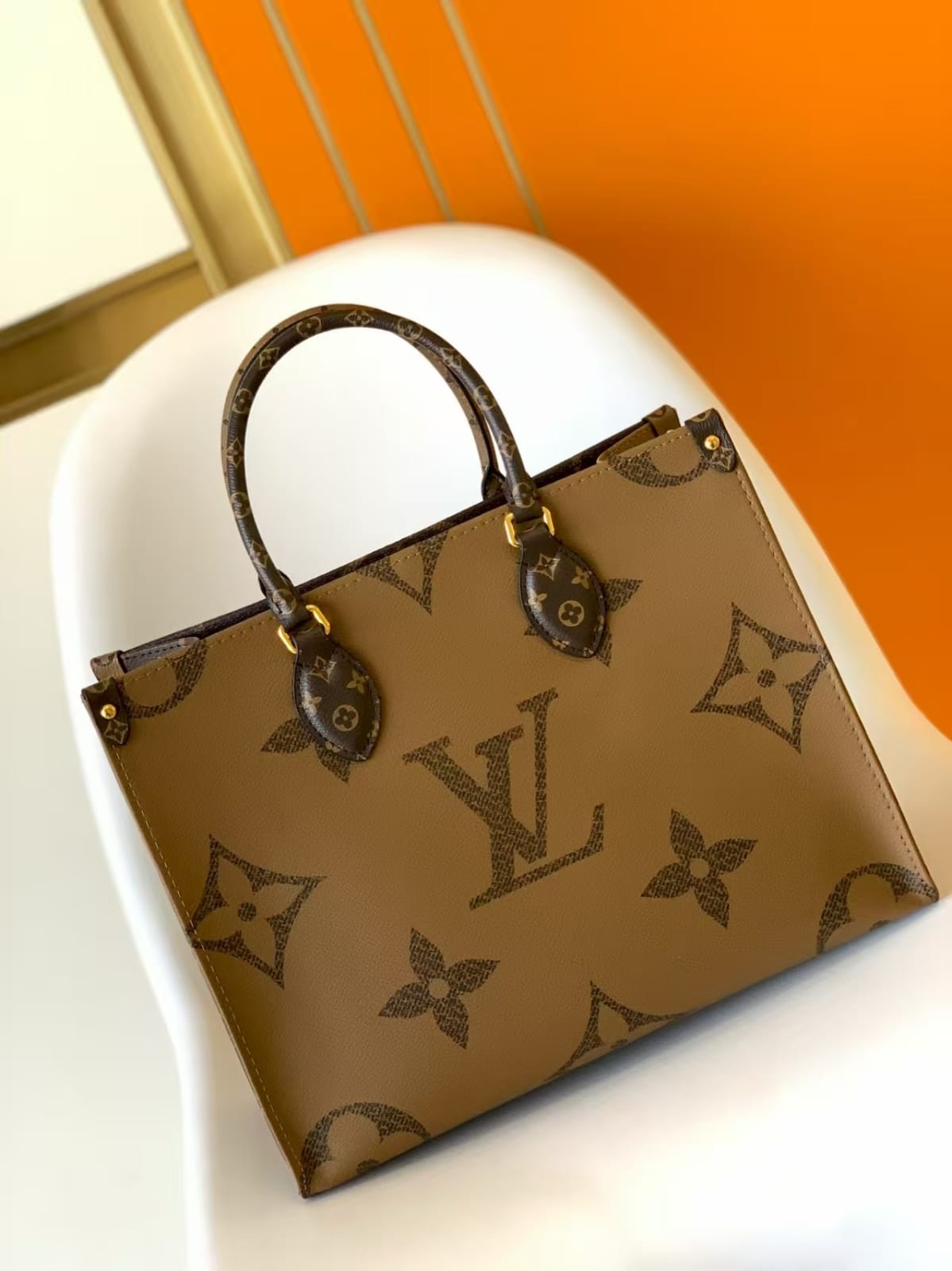 Pre-Owned Authentic Louis Vuitton OnTheGo MM