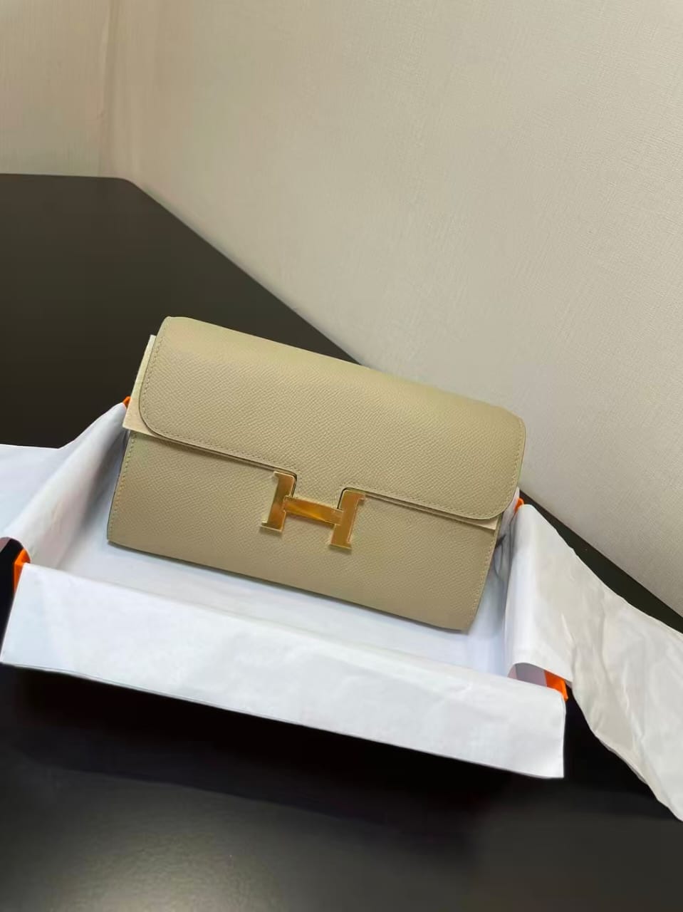 Pre-Owned Authentic Hermes Constance Biege E709