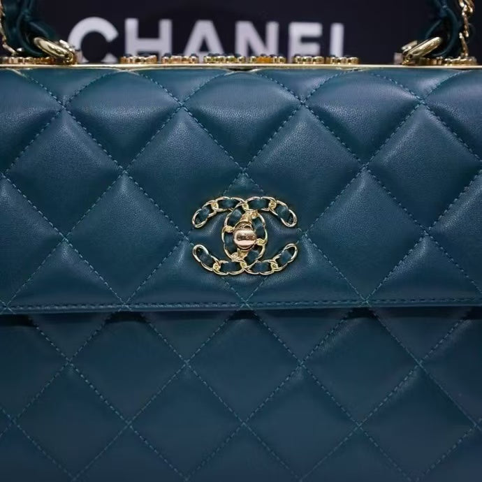 Pre-Owned Authentic 25cm Chanel Trendy Large Bag Dark Green with Crystals
