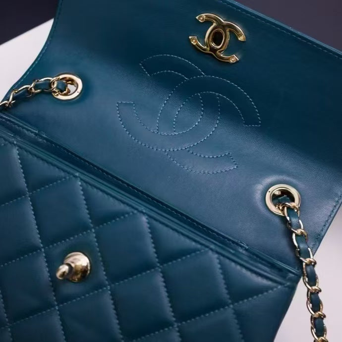 Pre-Owned Authentic 25cm Chanel Trendy Large Bag Dark Green with Crystals