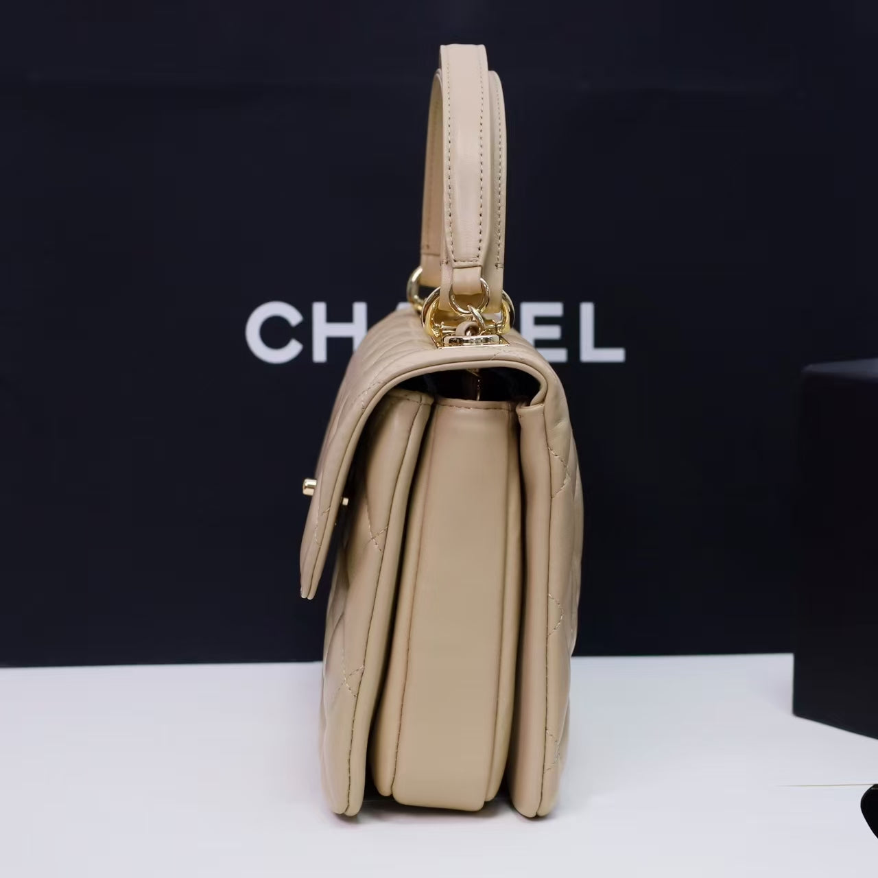 Pre-Owned Authentic 25cm Chanel Trendy Large Bag Apricot Light Gold 93266