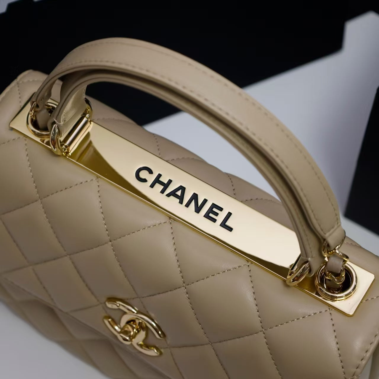 Pre-Owned Authentic 25cm Chanel Trendy Large Bag Apricot Light Gold 93266