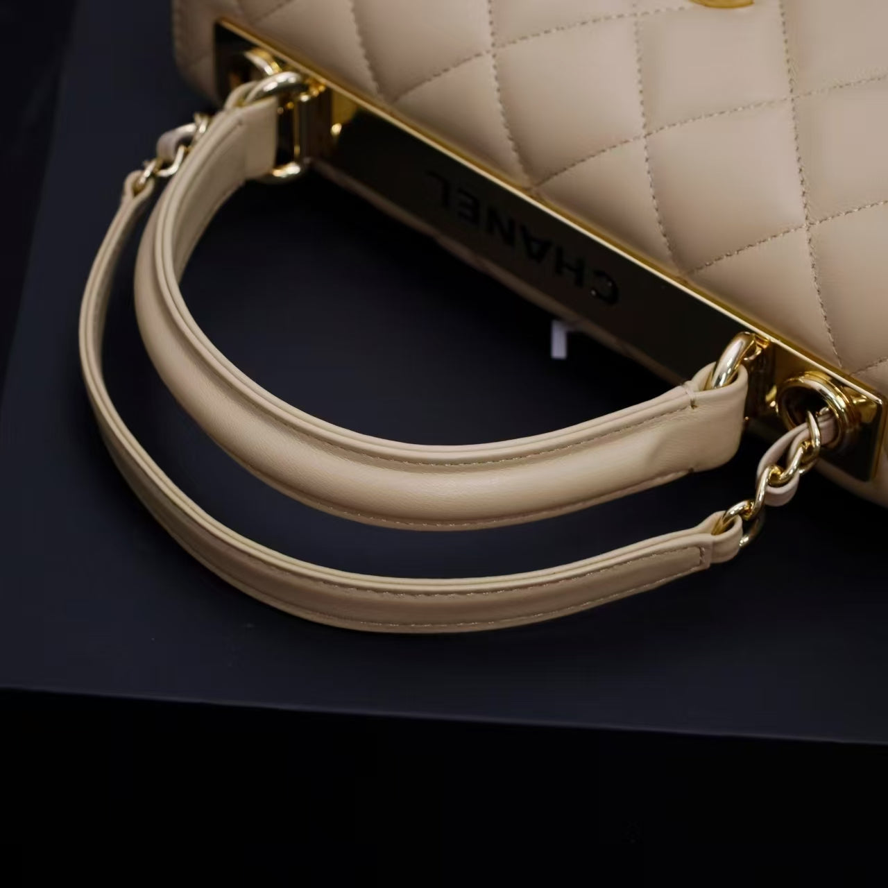 Pre-Owned Authentic 25cm Chanel Trendy Large Bag Apricot Light Gold 93266