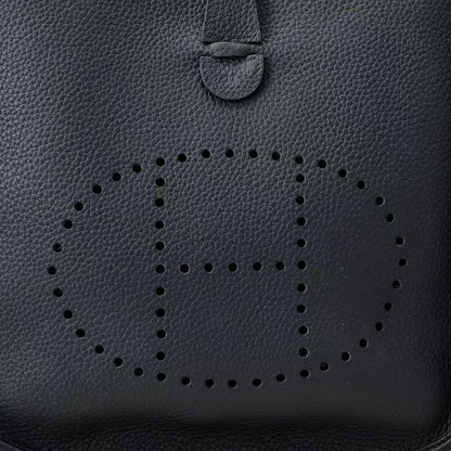 Pre-Owned Authentic - Hermes Evelyne 23  Clemence Black
