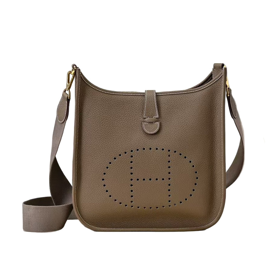 Pre-Owned Authentic - Hermes Evelyne 23  Taurillon Clemence Etoupe