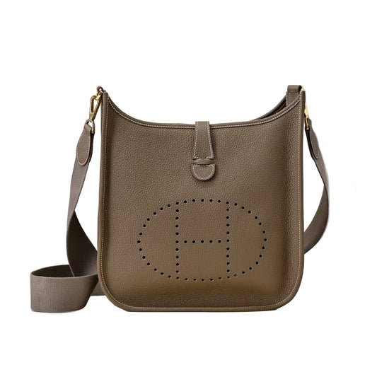 Pre-Owned Authentic - Hermes Evelyne 23  Taurillon Clemence Etoupe