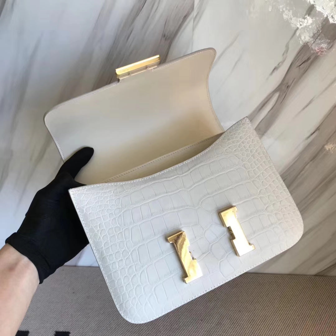 Hermès Constance 18 Bag – White Shiny Alligator with Palladium Hardware – Pre-Owned Authentic