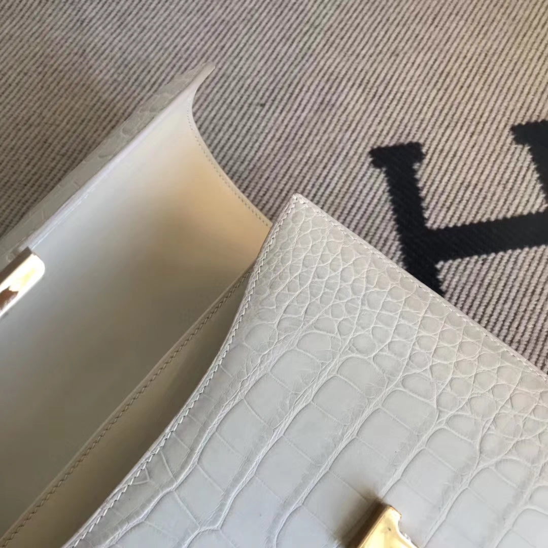 Hermès Constance 18 Bag – White Shiny Alligator with Palladium Hardware – Pre-Owned Authentic