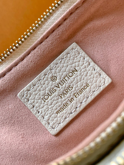 Pochette Liv with Authentic RFID Tag - Pre-Owned Authentic
