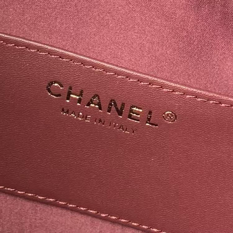 Chanel 25 Small Hobo – Burgundy Calfskin   interior pocket with logo